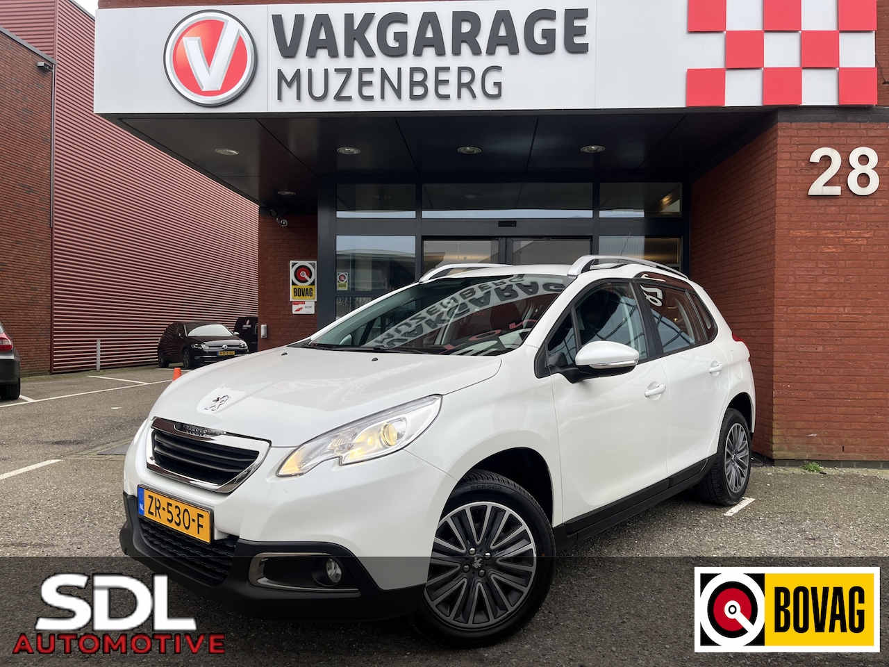 Peugeot 2008 - 1.2 PureTech Allure // NAVI // CRUISE CONTROL // BLUETOOTH // PDC // - AutoWereld.nl