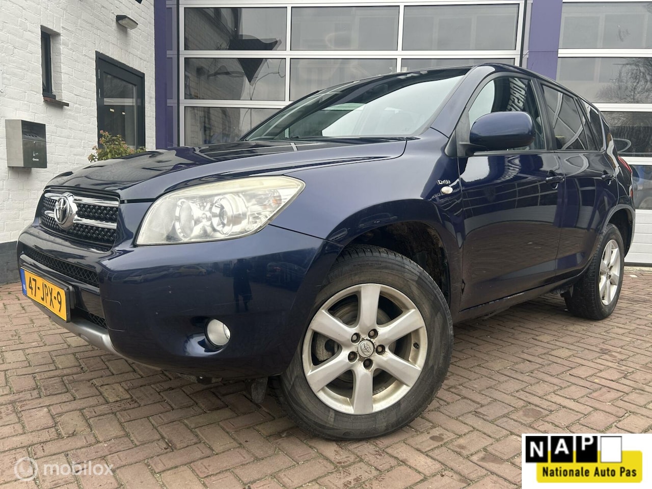 Toyota RAV4 - 2.2 D-4D Executive Business * AIRCO * TREKHAAK * - AutoWereld.nl