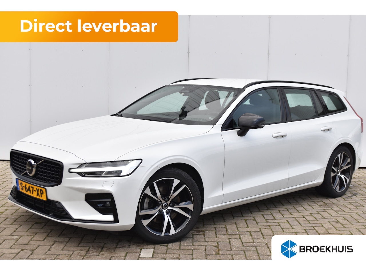 Volvo V60 - B3 Plus Dark #HarmanKardon #360°Camera #Trekhaak #HarmanKardon #360°Camera #Trekhaak - AutoWereld.nl