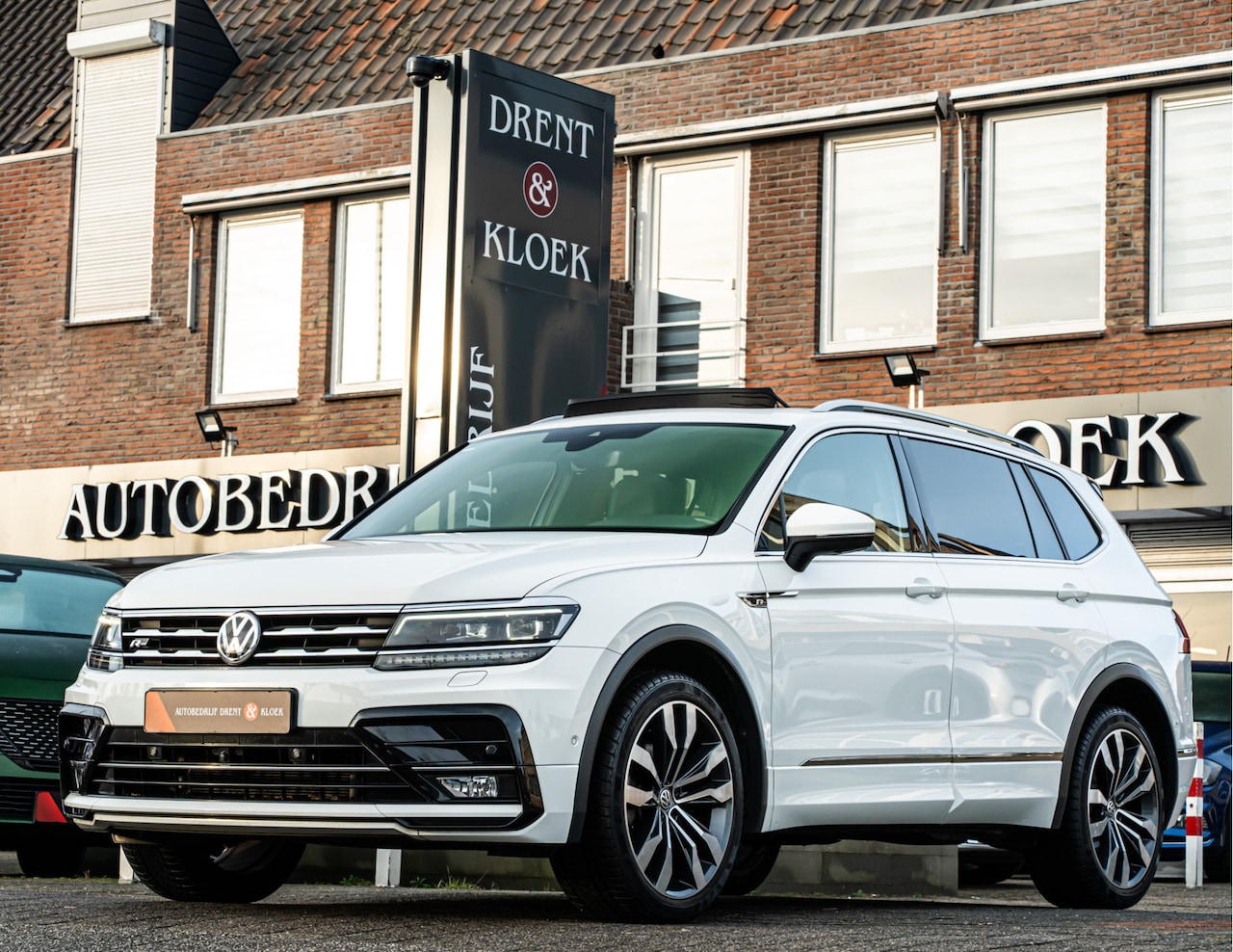 Volkswagen Tiguan Allspace - 1.5 TSI Highline Business R-Line 7p. ORG NL PANO DYNAUDIO 20 INCH LEDER ELEK STOEL TREKHAA - AutoWereld.nl