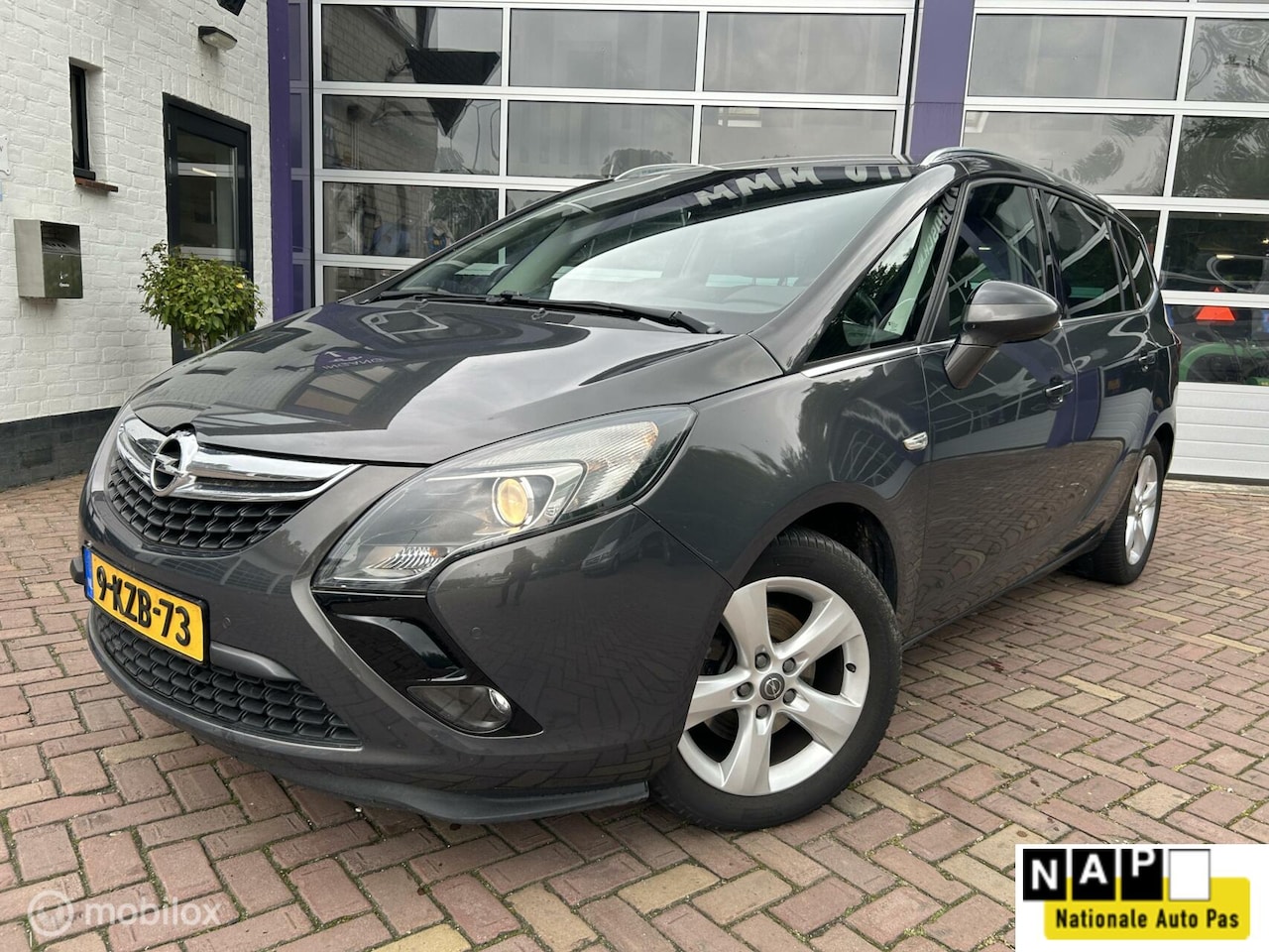 Opel Zafira Tourer - 1.6 CDTI Cosmo * NAVI * AIRCO * TREKHAAK - AutoWereld.nl