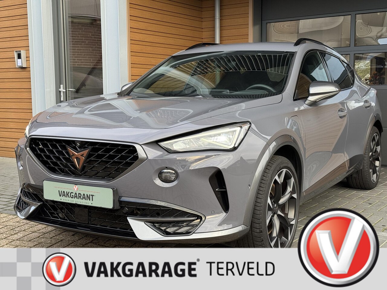 CUPRA Formentor - 1.4 e-Hybrid VZ Copper Edit,Leer,Navi - AutoWereld.nl