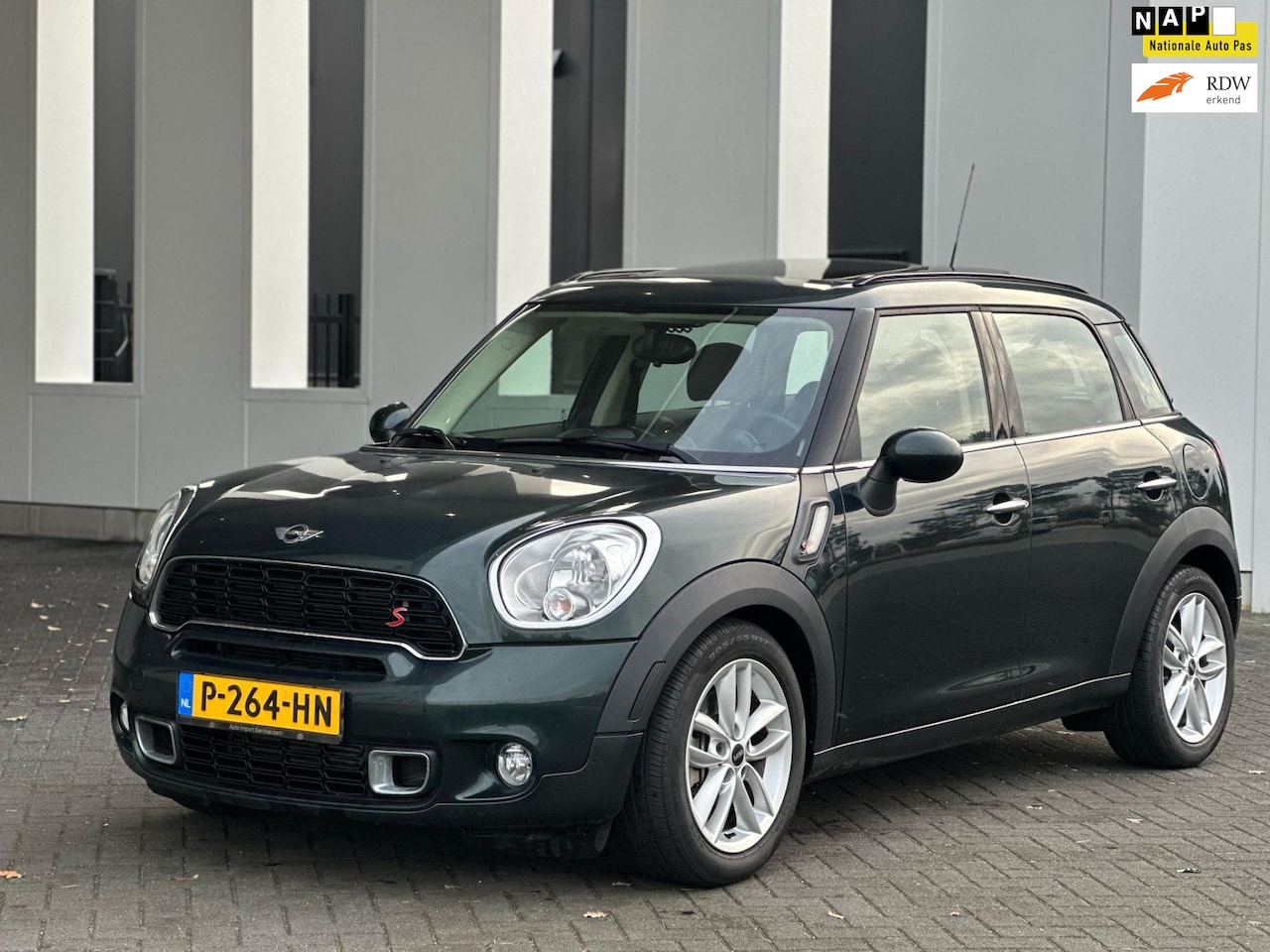 MINI Countryman - 1.6 Cooper S ALL4 Pepper Mini 1.6 Cooper S 184 pk ALL4 Pepper, 61000 km, panoramadak - AutoWereld.nl