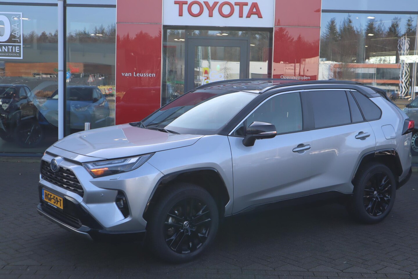 Toyota RAV4 - 2.5 HYBRID STYLE APPLE/ANDROID ELEK. ACHTERKLEP JBL-AUDIO 360GR CAMERA STUUR/STOELVERWARM. - AutoWereld.nl