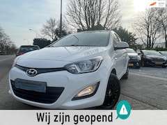 Hyundai i20 - 1.2i i-Drive A-C Elek Pakket Stoelvrm 5-Drs Black&White