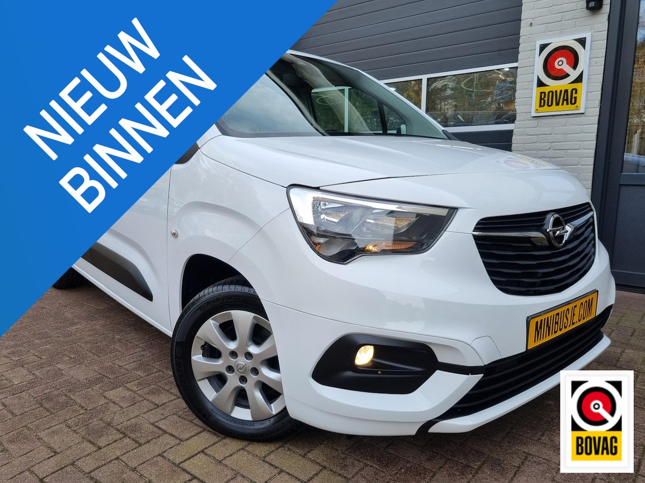 Opel Combo - 1.2 Turbo L2H1 Automaat / NAVI / TREKHAAK / CRUISE - AutoWereld.nl