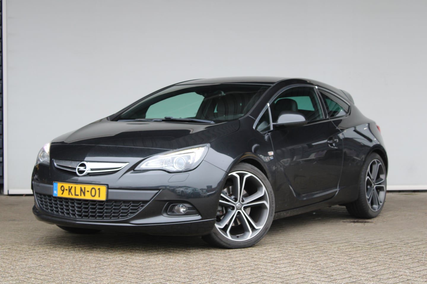 Opel Astra GTC - 1.4 Turbo Sport | comfortstoel(en) | electronic climate controle | lichtmetalen velgen 20" - AutoWereld.nl