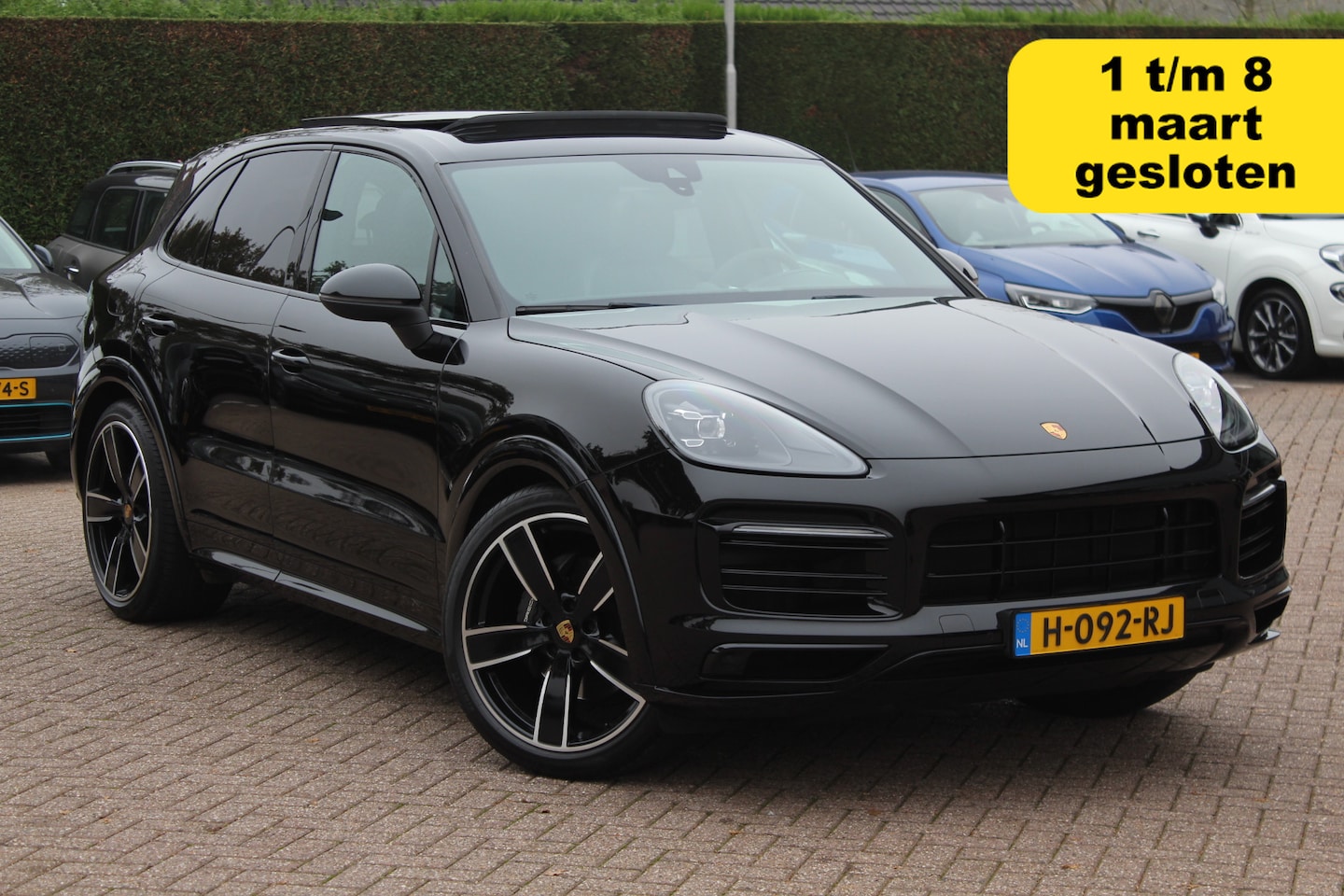 Porsche Cayenne - 3.0 E-Hybrid / Trekhaak / Panoramadak / Camera / 22'' / Sportdesign / Sportchrono / Keyles - AutoWereld.nl