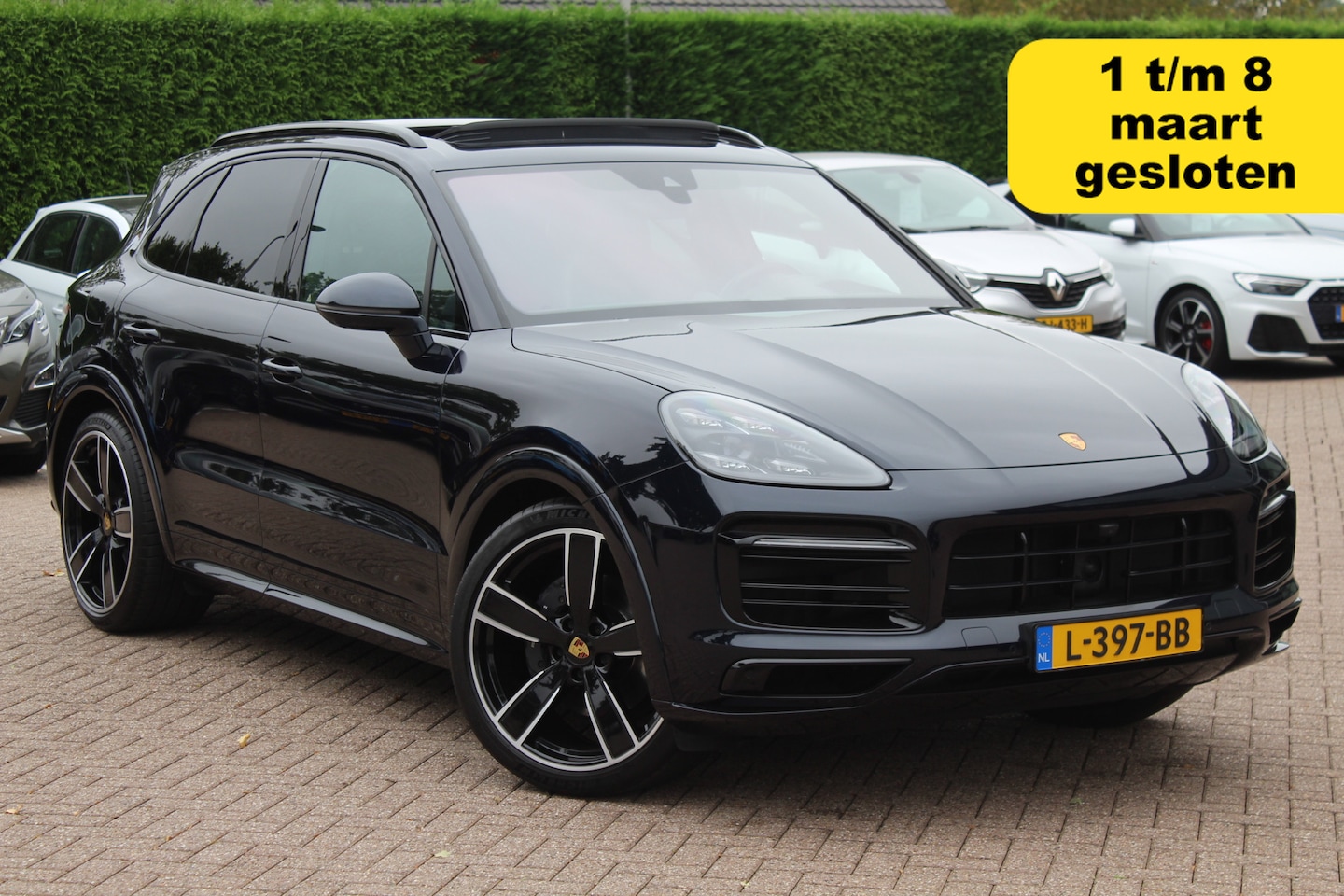 Porsche Cayenne - 3.0 E-Hybrid / Trekhaak / Panoramadak / 360Camera / Head-up / Keyless / 22'' / Luchtvering - AutoWereld.nl