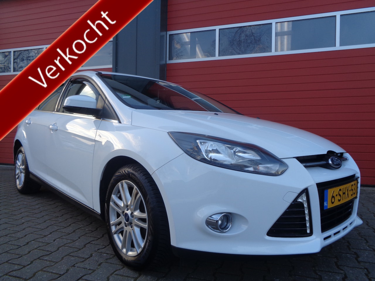 Ford Focus - 1.0 EcoBoost Titanium 101PK Clima Navi Cruise LMV Trekhaak NL-Auto - AutoWereld.nl