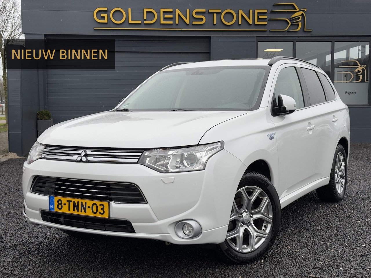 Mitsubishi Outlander - 2.0 PHEV Instyle 2e Eigenaar,Navi,Camera,Trekhaak,Pano,Cruise,Clima,Leder,N.A.P,APK tot 07 - AutoWereld.nl