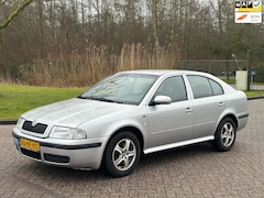 Skoda Octavia - 2.0 Elegance/AUTOMAAT/APK TOT 20-02-2026