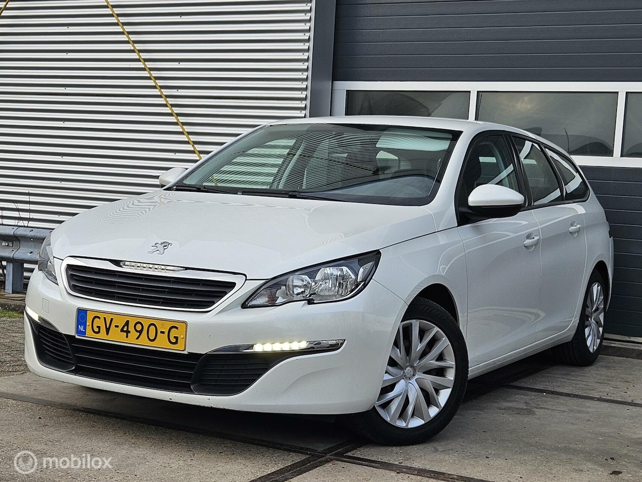 Peugeot 308 SW - 1.2 PureTech Blue Lease 1.2 PureTech Blue Lease - AutoWereld.nl