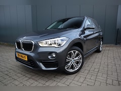 BMW X1 - sDrive20i High Executive 192 Pk Sportleder Head-up display Led Trekhaak