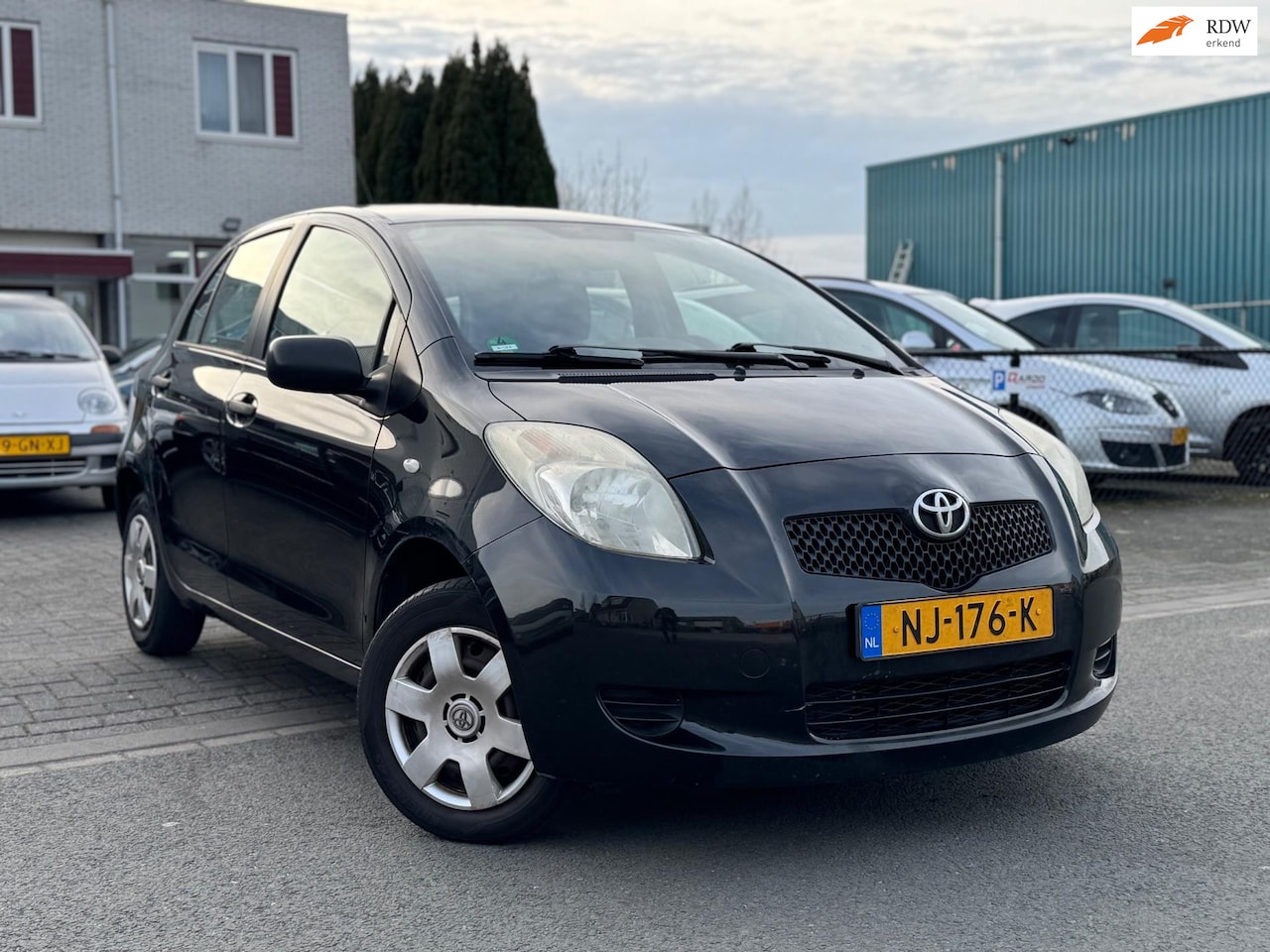 Toyota Yaris - 1.0 VVT-i 1.0 VVTi + - AutoWereld.nl