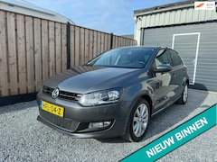 Volkswagen Polo - 1.4-16V Highline 7-DSG | Cruise | Clima |APK