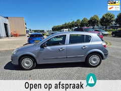 Opel Astra - 1.4 Essentia