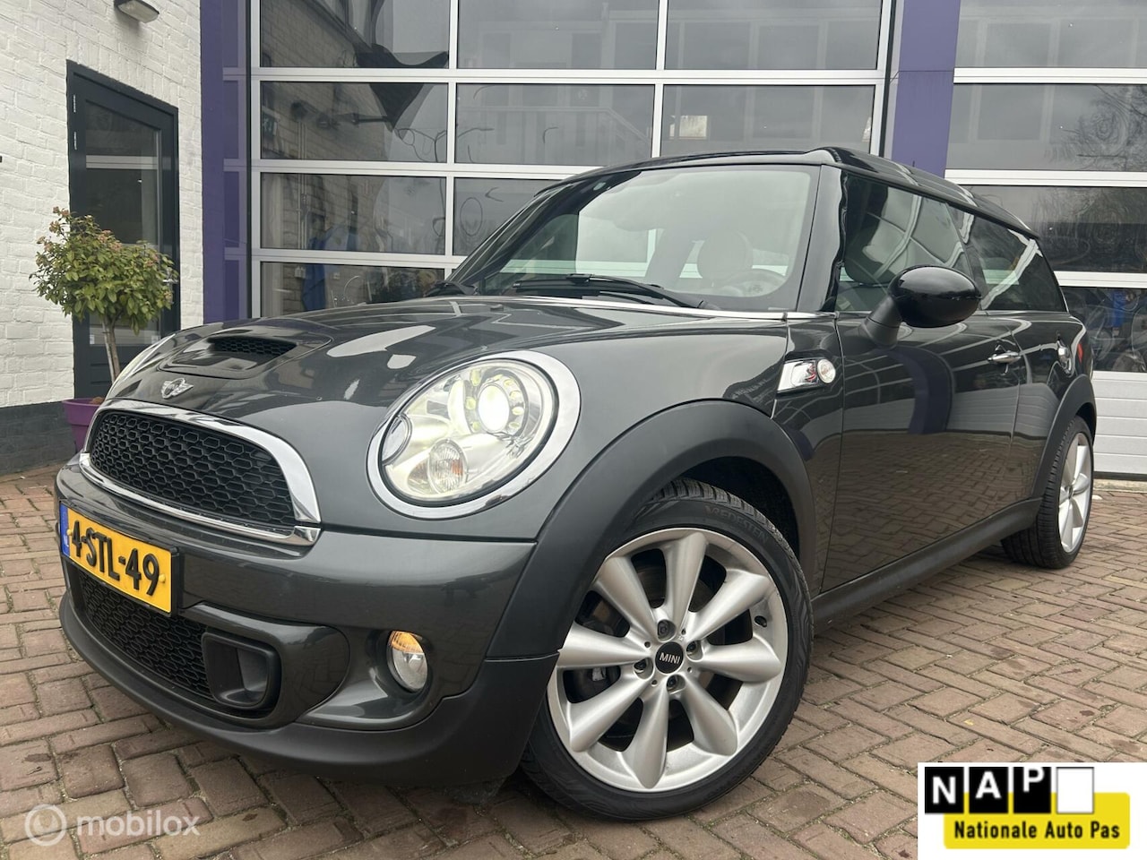 MINI Clubman - 1.6 Cooper S Edition * PANORAMADAK * LEDER * - AutoWereld.nl