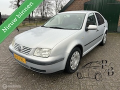 Volkswagen Bora - 2.0 Trendline AIRCO/TREKHAAK/APK