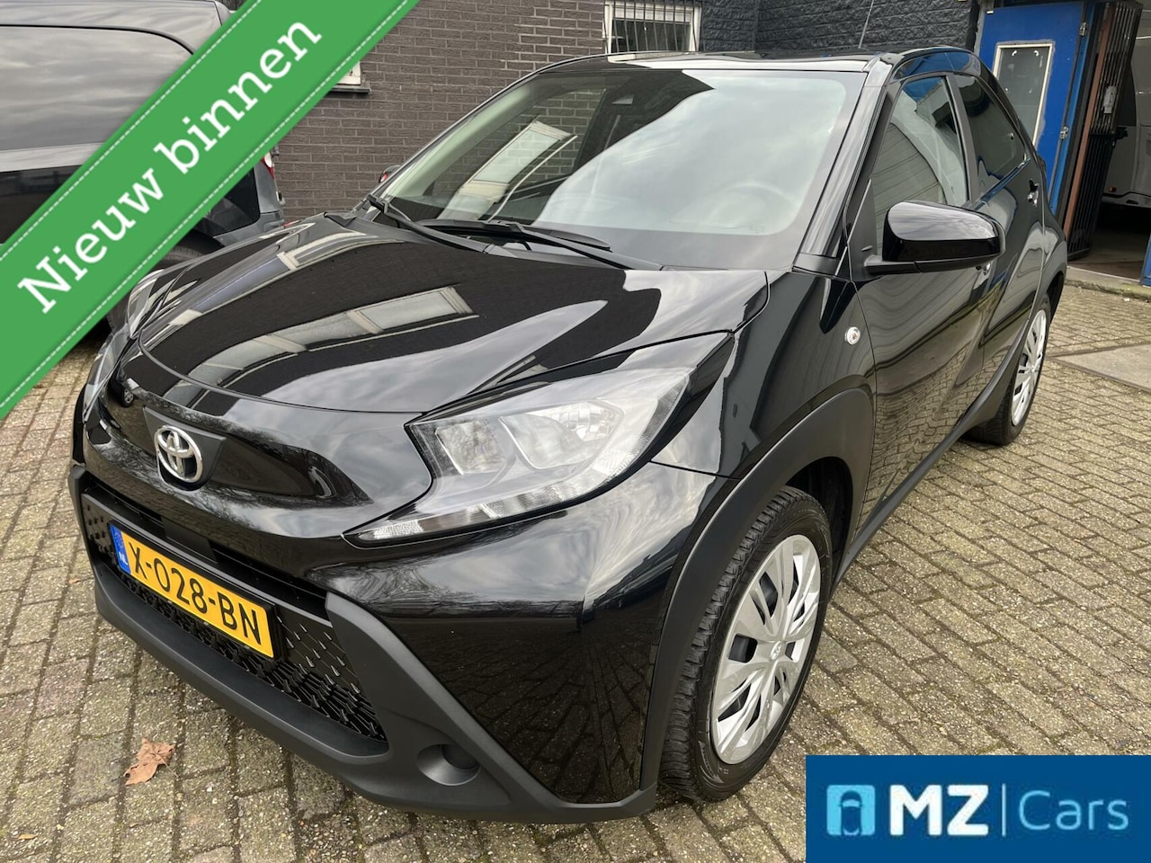 Toyota Aygo X - 1.0 VVT-i MT play 1.0 VVT-i MT Play - AutoWereld.nl