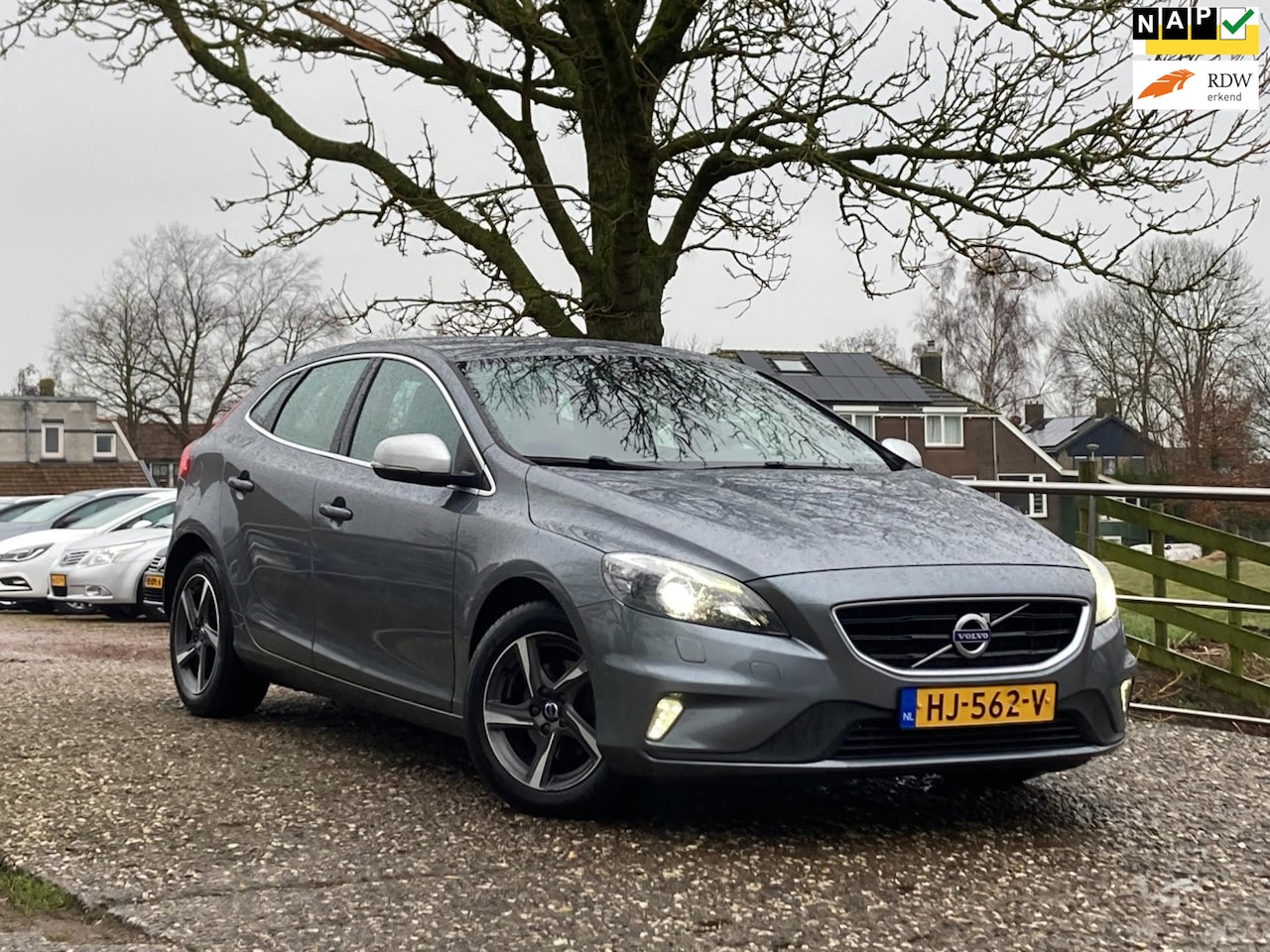 Volvo V40 - 2.0 D2 R-Design Business | Cruise + Clima + Navi nu € 6.975,-!!! - AutoWereld.nl