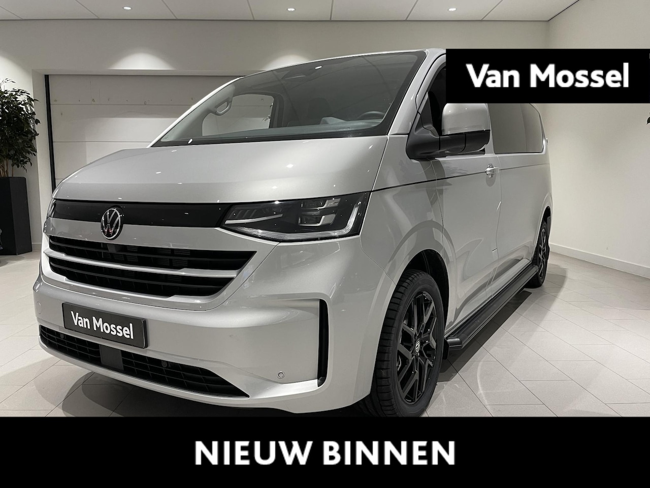 Volkswagen Transporter - 2.0 TDI L2H1 30 Bulli 170 PK | Automaat | Dodehoeksensoren | Voorruitverwarming | Apple Ca - AutoWereld.nl