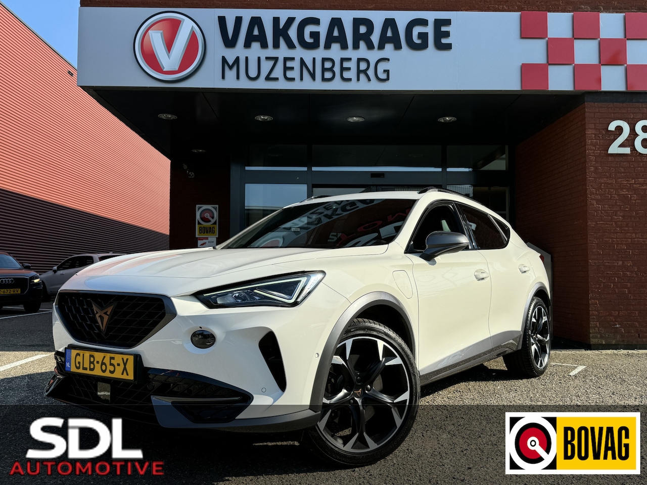 CUPRA Formentor - VZ 1.4 e-Hybrid Business 245PK // NAVI // CAMERA // CLIMA // ADAPTIVE CRUISE // ELEK. ACHE - AutoWereld.nl