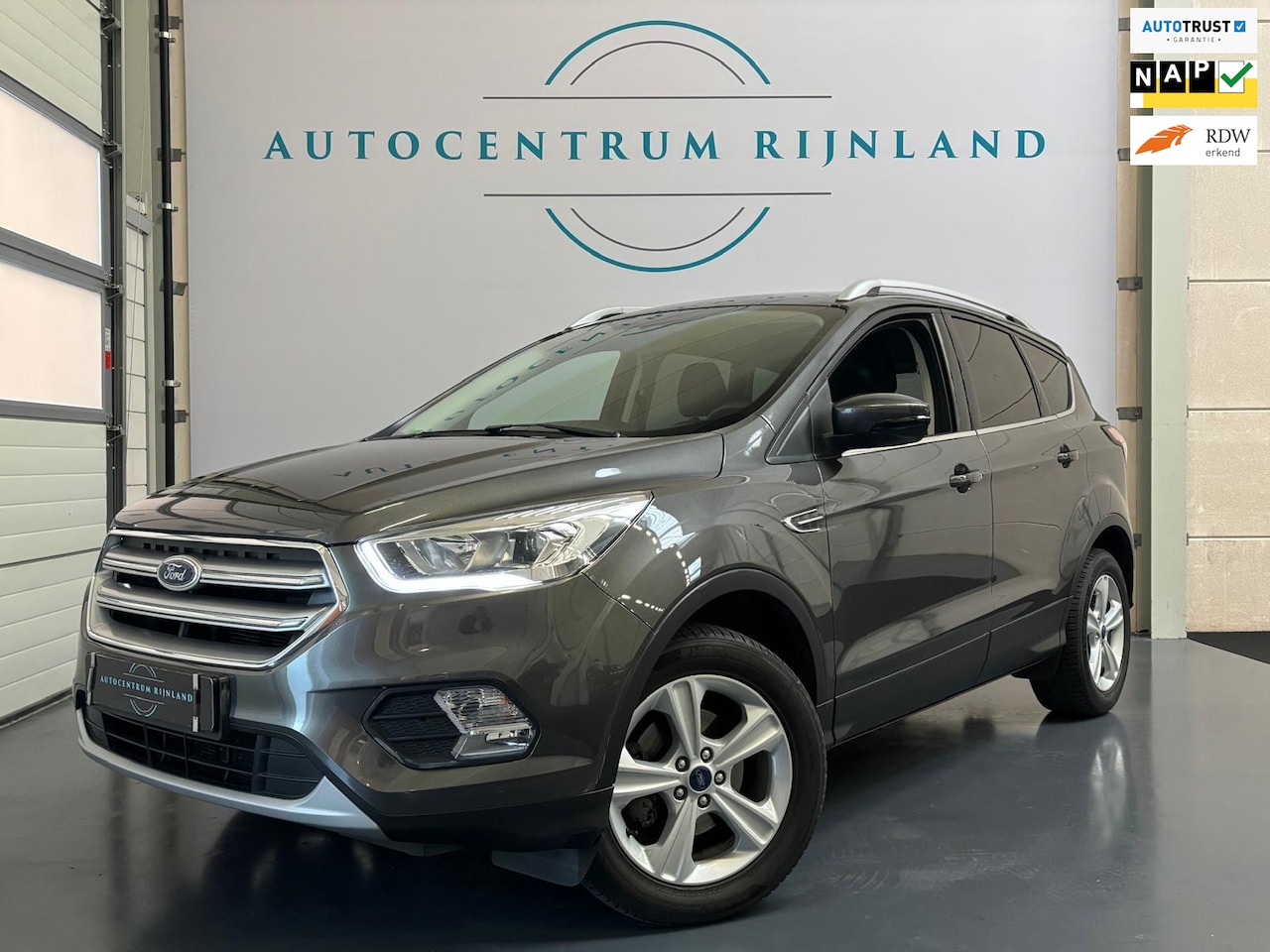 Ford Kuga - 1.5 Trend 1 Jaar Garantie 59000 Kilometer - AutoWereld.nl