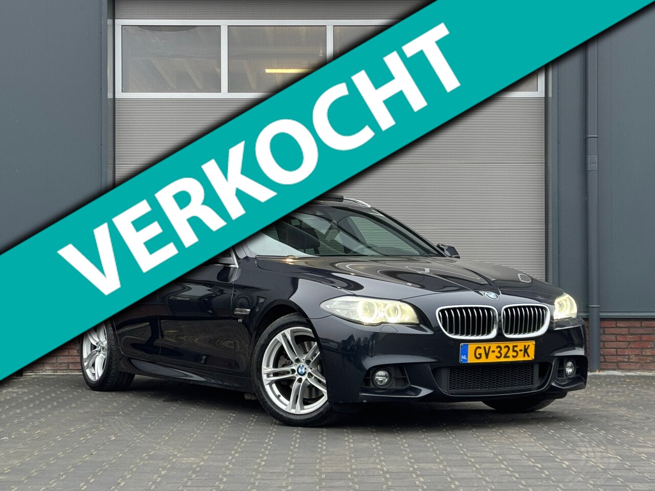 BMW 5-serie Touring - 520i/184pk High Executive M-pakket|2015|Pano|Trekhaak|Memory|Stoelverw.|Cruise|Navi|18"LMV - AutoWereld.nl