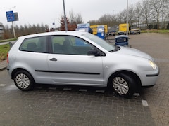 Volkswagen Polo - 1.4-16V Comfortline Cruise control