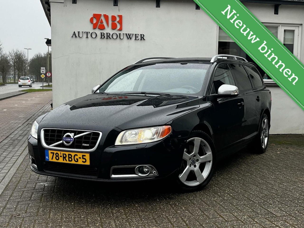 Volvo V70 - 2.0T Aut R-Edition 203pk | Orig NL - AutoWereld.nl