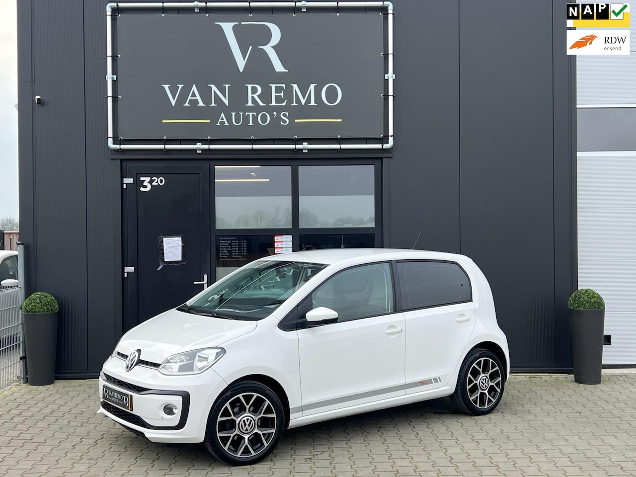 Volkswagen Up! - 1.0 BMT high up! Airco|BT Audio|Cruise|5Drs|2017! - AutoWereld.nl