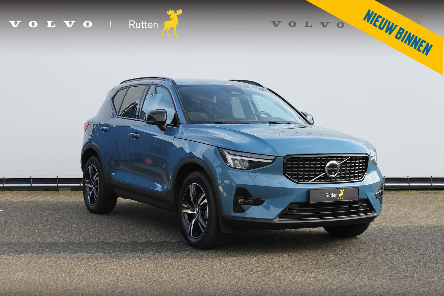 Volvo XC40 - B4 211PK Automaat Plus Dark Verwarmbare voorstoelen, Verwarmbaar Stuurwiel, Rondom zichtca - AutoWereld.nl