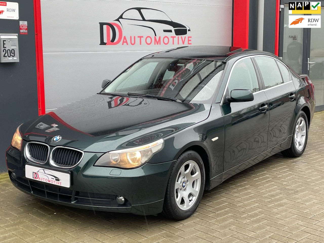 BMW 5-serie - 520i Executive DAK/LEER/NAV/AUT/CRUISE - AutoWereld.nl