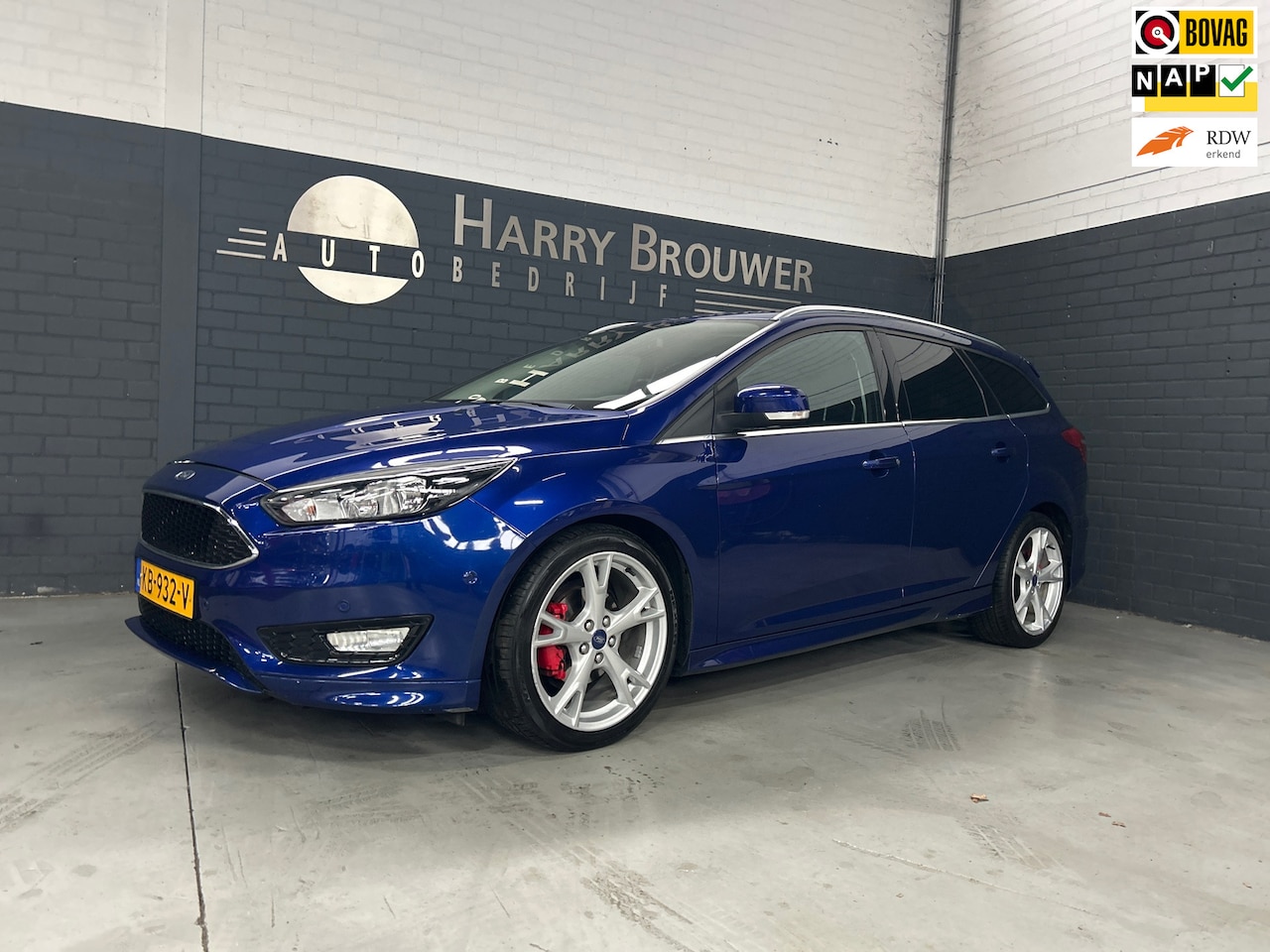 Ford Focus Wagon - 1.0 Titanium 1.0 Titanium, ST-Pakket, nette auto, mooie uitvoering. - AutoWereld.nl