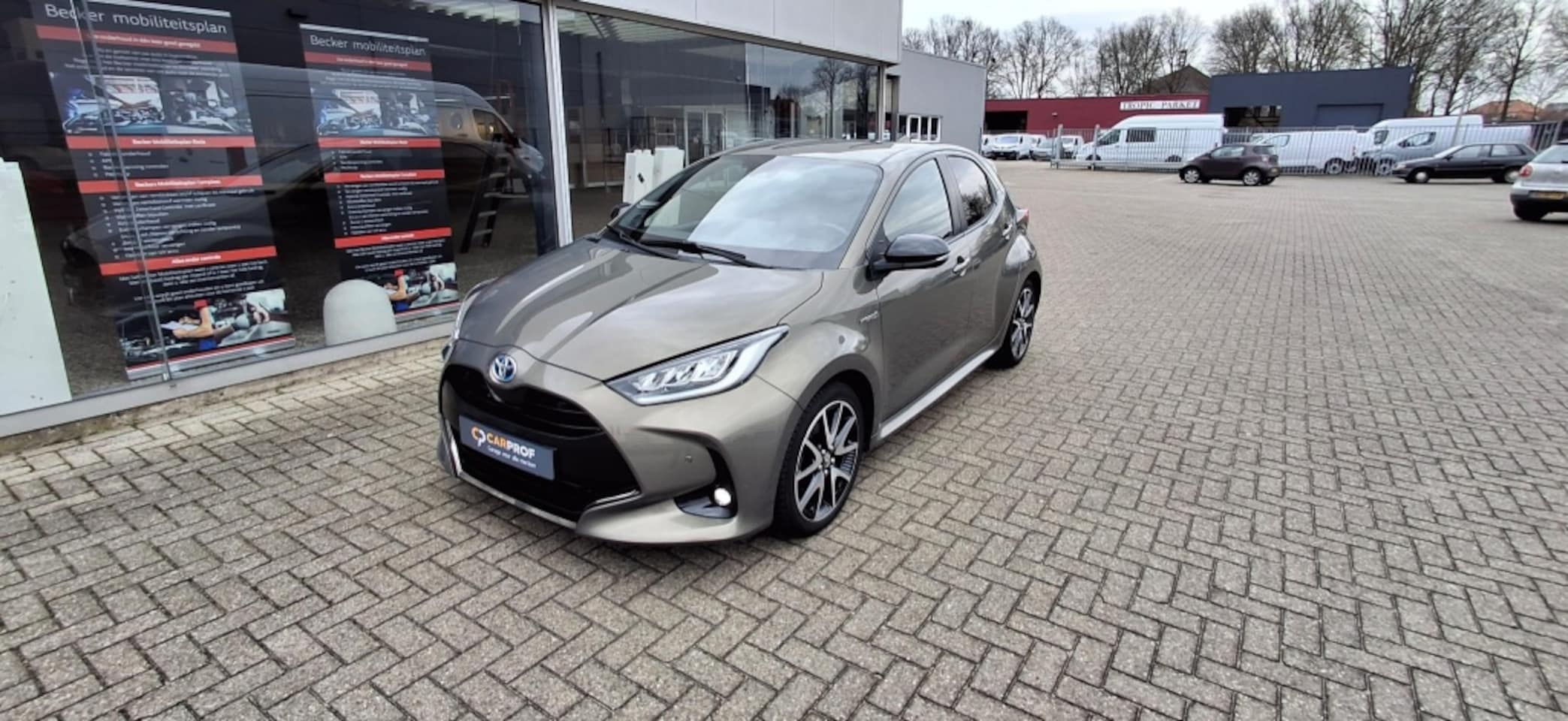 Toyota Yaris - 1.5 Hybride Executive NLauto | dealeronderhouden | 1e eigenaar - AutoWereld.nl