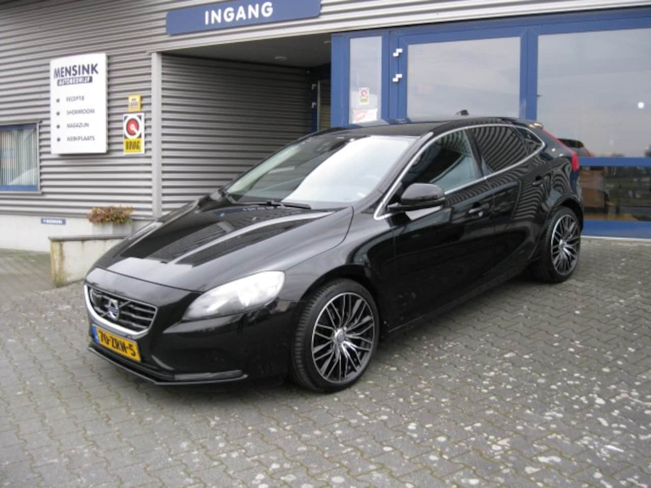 Volvo V40 - 1.6 T3 Momentum 1.6 T3 150PK Momentum - AutoWereld.nl