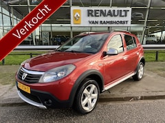 Dacia Sandero Stepway - 1.6 / Trekhaak / Airco / Radio / Elek. Ramen / 16'' LMV /