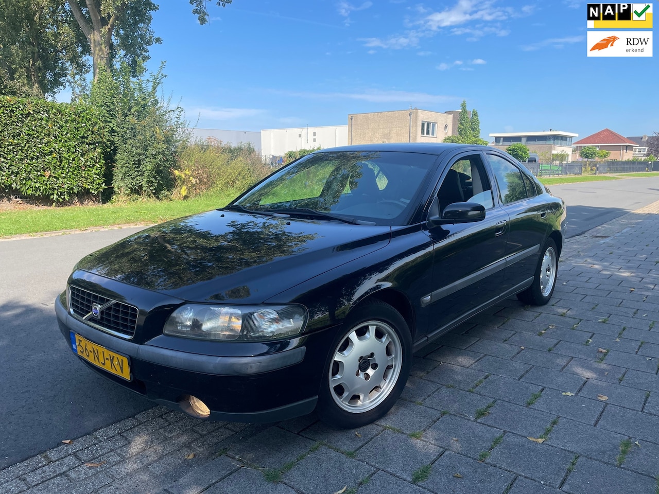 Volvo S60 - 2.4 AUTOMAAT/APK 9-2025/AIRCO - AutoWereld.nl