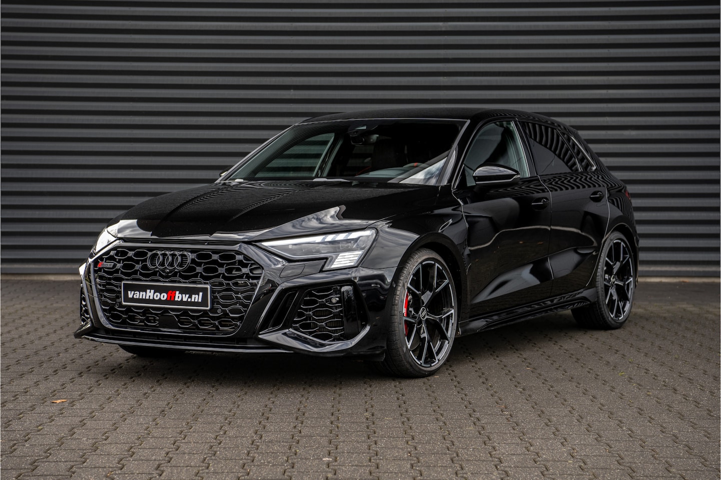 Audi RS3 - Sportback 2.5 TFSI quattro B&O - Head-up - Keyless - AutoWereld.nl