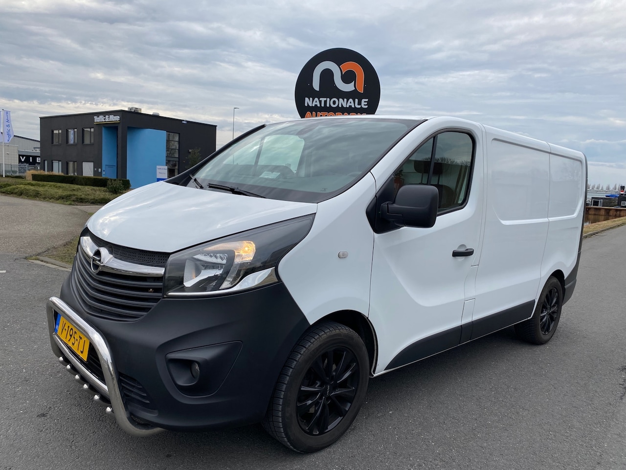 Opel Vivaro - 2016 * 1.6 CDTI L1H1 Edition * AIRCO * APK * TOP BUS MARGE - AutoWereld.nl