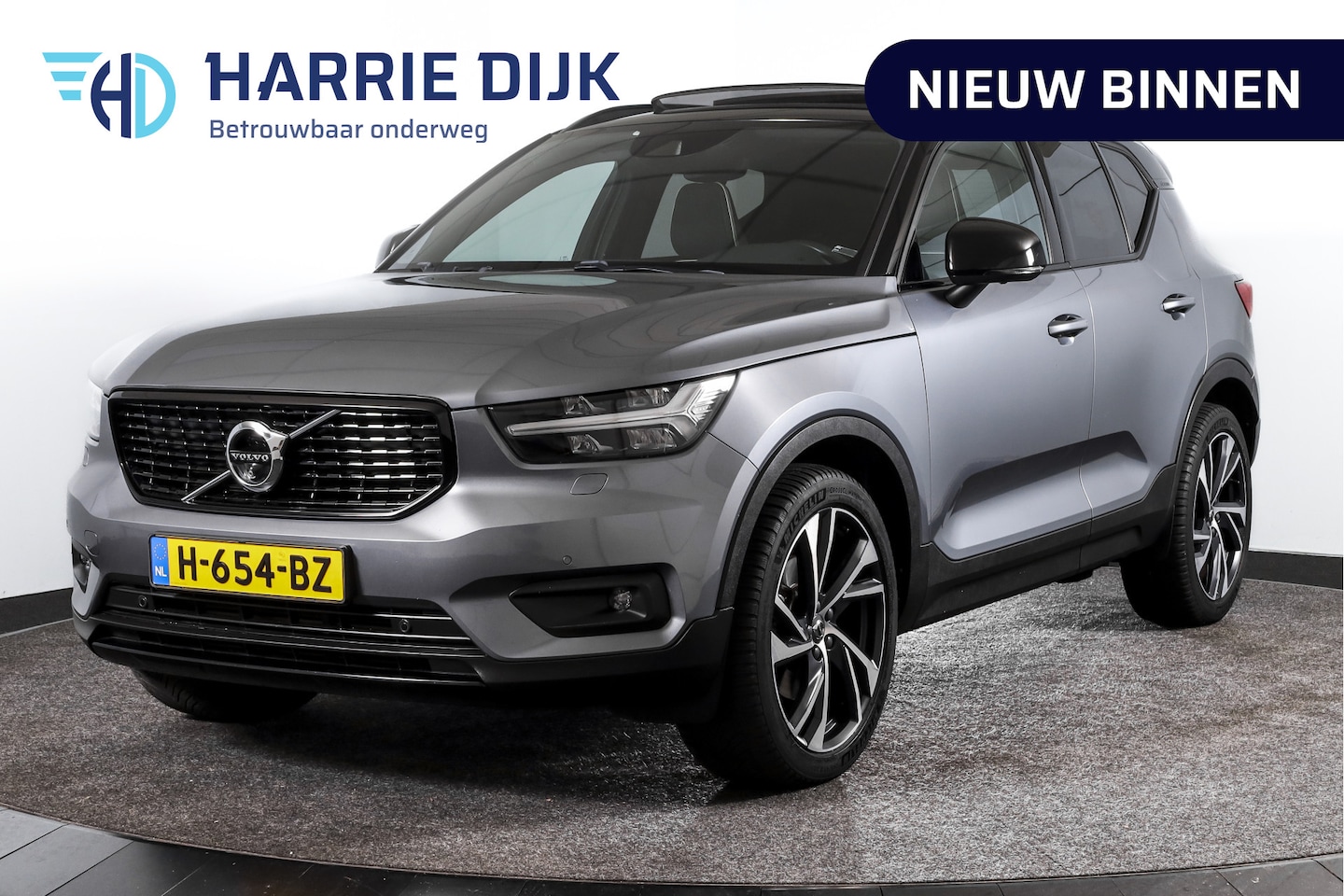 Volvo XC40 - 2.0 T5 AWD 245 PK R-Design Intro Edition Automaat | S/K-Panodak | Standkachel | Dig. Cockp - AutoWereld.nl