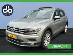 Volkswagen Tiguan - 1.5 TSI 150pk DSG AUTOM. Highline PANO I DIGI DASH. TREKHAAK I LEER I PDC V+A I ORG. NL +