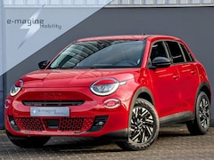 Fiat 600e - RED 54 kWh 156 pk Electric RED + Privacy Glass+ 4-Seizoensbanden, €19.587 excl. BTW