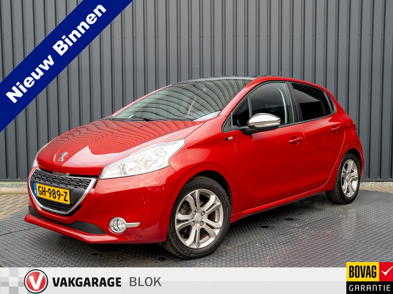 Peugeot 208 - 1.2 PureTech Style Pack Plus | Panodak | Trekhaak | Navi | Parkeersensoren | Prijs Rijklaa - AutoWereld.nl