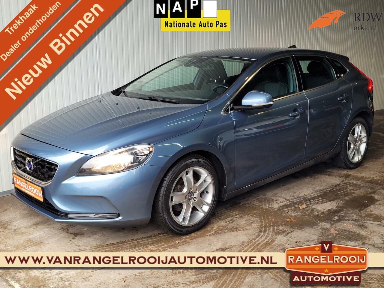 Volvo V40 - 1.6 D2 Momentum 1.6 D2 Momentum, trekhaak, cruise, clima, camera, navi, 17" lmv - AutoWereld.nl