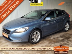 Volvo V40 - 1.6 D2 Momentum, trekhaak, cruise, clima, camera, navi, 17" lmv