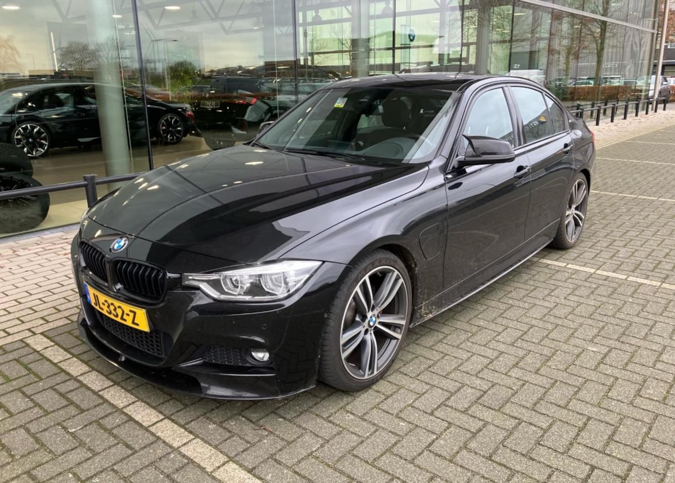 BMW 3-serie - 330e M Sport MSport | Schuifdak | Memory | Leder | HarmanKardon | Dealer Onderhouden | Com - AutoWereld.nl