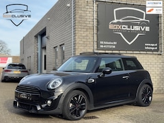 MINI Cooper - 1.5 PANO/HARMON&KARDON/STOELVERWARMING/JCW PAKKET/EERSTE EIGENAAR