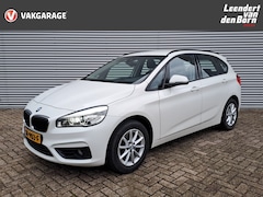 BMW 2-serie Active Tourer - 216i Executive | Navigatie | Climate | Cruise | Keyless | Parkeersensoren | Elektrisch bed